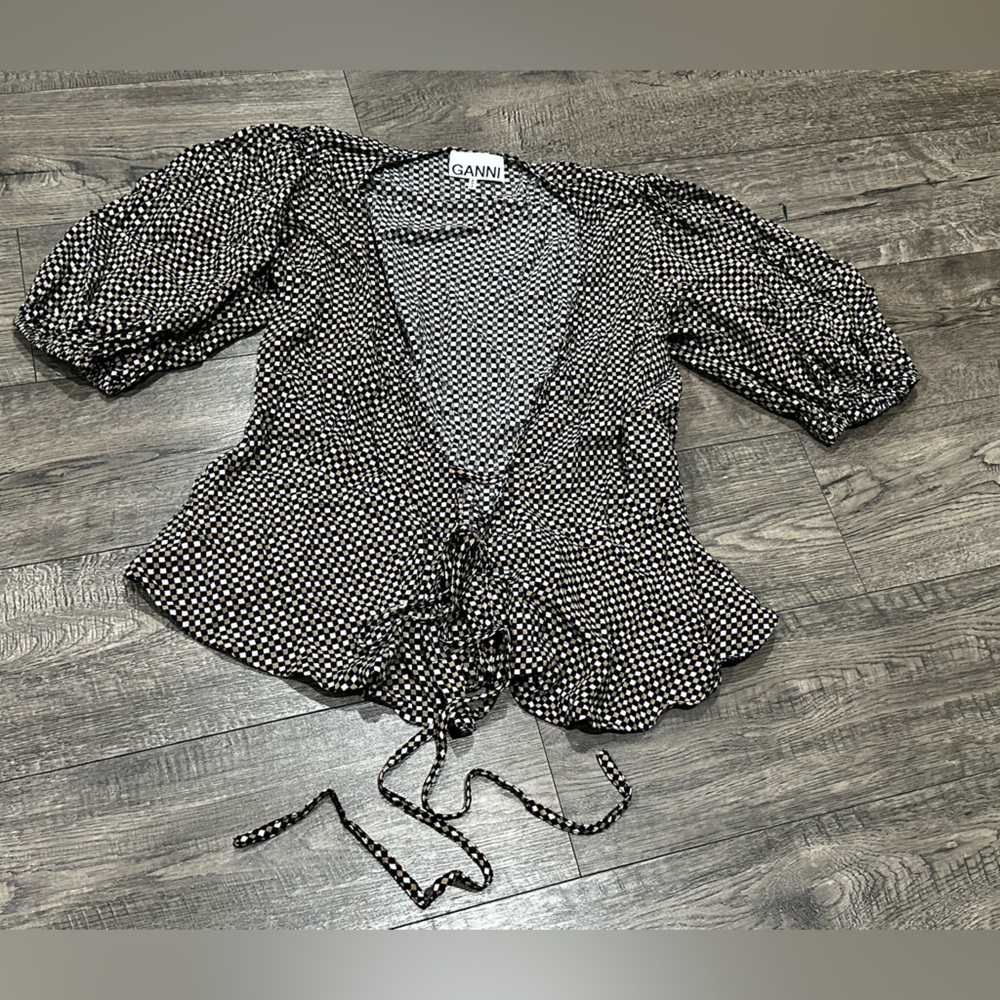 GANNI Tannin Checkered V-Neck
Crossover Wrap Blouse Puff Sleeve Navy/ Tan Sz 36